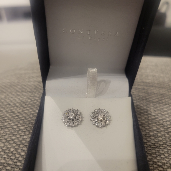 Earrings - Picture 4 of 4